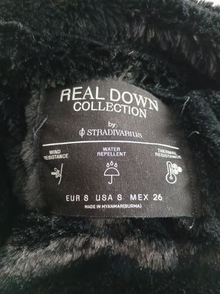 Chaqueta Stradivarius acolchada, plumas, negra