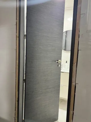  2 Puertas de madera con cristal y 4 puertas lisas