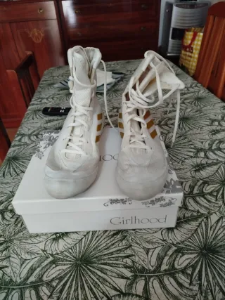 Zapatillas Adidas Boxeo Blancas y Doradas