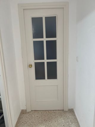 Puertas blancas interiores de madera