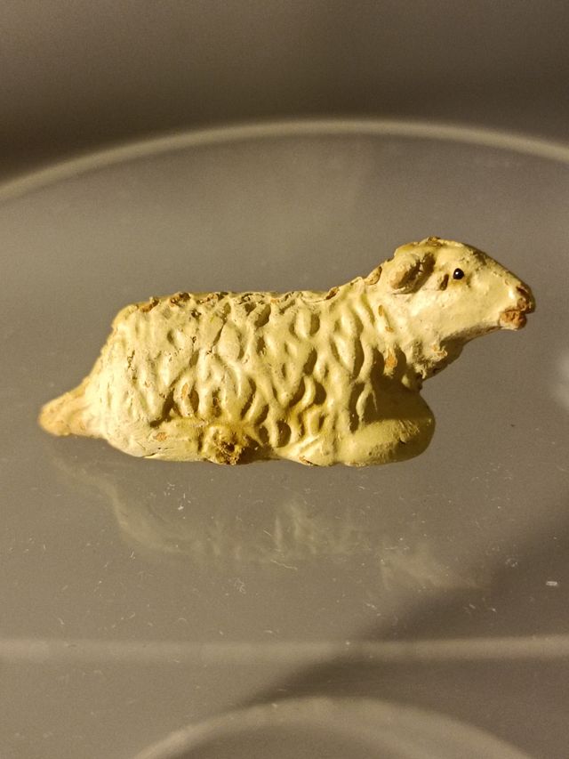 Figuras de Belen, serrano, ortigas..de barro antig