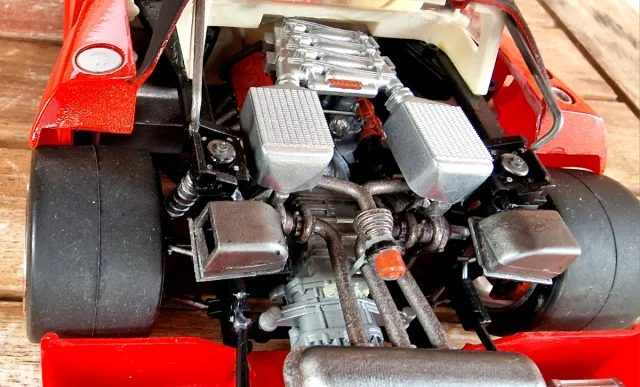 Maqueta montada Ferrari F40 1/12