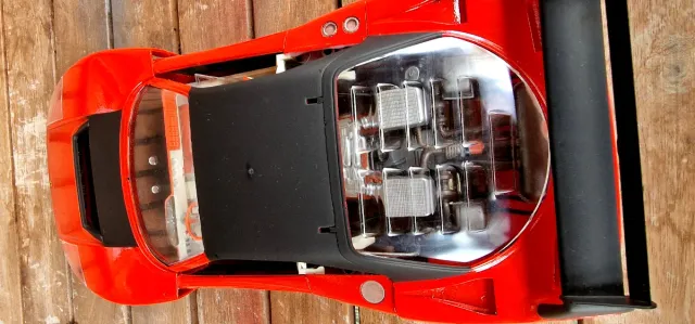 Maqueta montada Ferrari F40 1/12