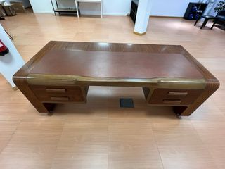 Mesa de despacho de madera