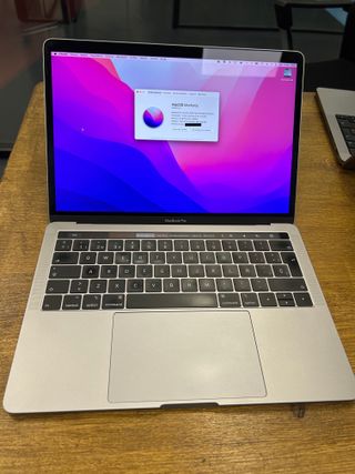 MacBook Pro 13 Intel i5 8GB 128GB 2019