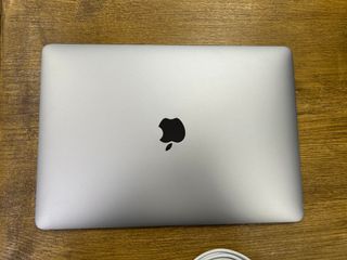 MacBook Pro 13 Intel i5 8GB 128GB 2019