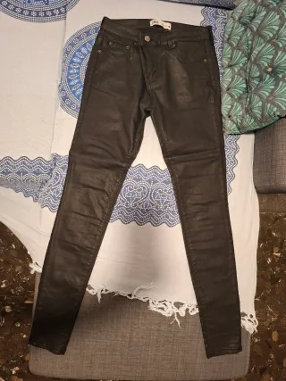 Pantalones Zara efecto piel negros