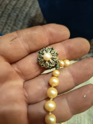 Collana di perle gialle