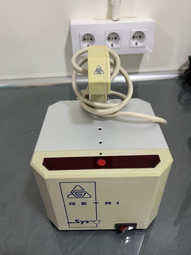 Maquinaria Laboratorio Perforadora de pines Getri