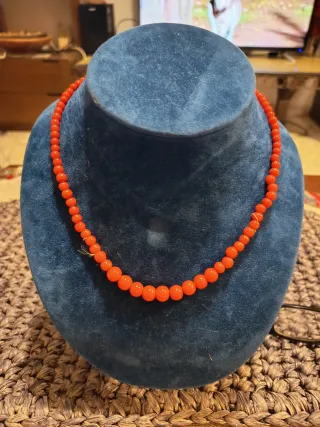 Collana di perle arancioni