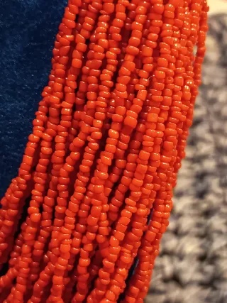 Collana di perline arancioni