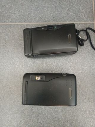 Fotocamere analogiche Nikon EF200 e Ricoh RZ-700s