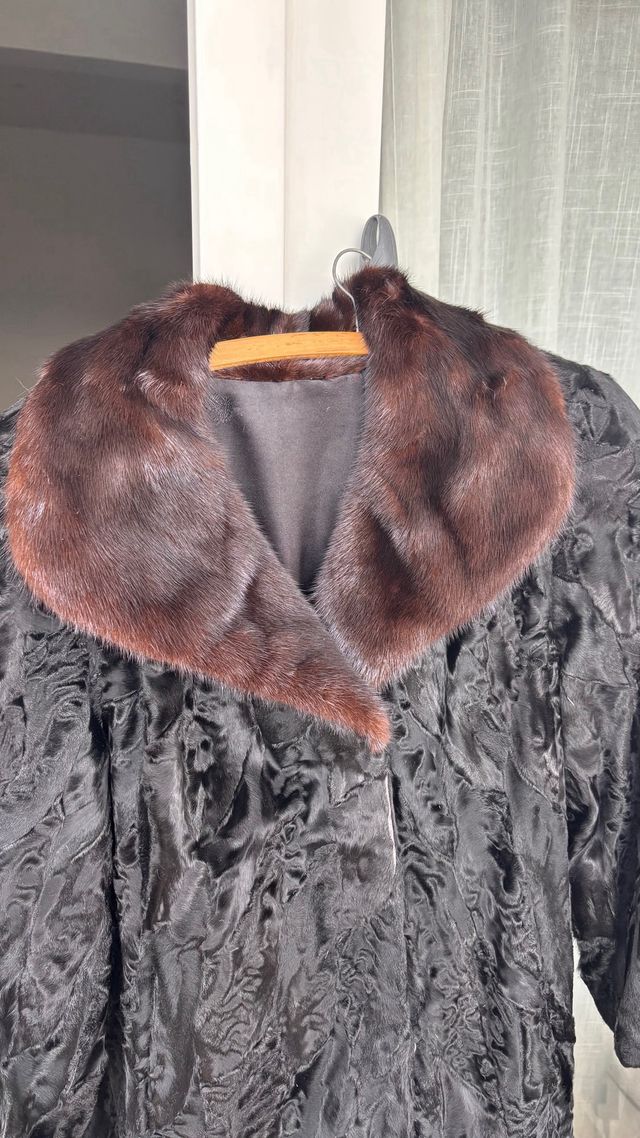 Abrigo antiguo de piel