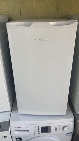 Nevera Radiola bajo encimera nueva con tara