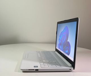 Portátil HP 15-da0070ns i7/8GB/256SSD