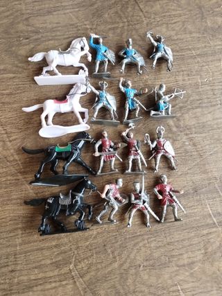 Soldatini Medievali Cavalieri e Cavalli