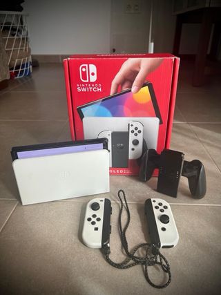 Nintendo Switch OLED bianco