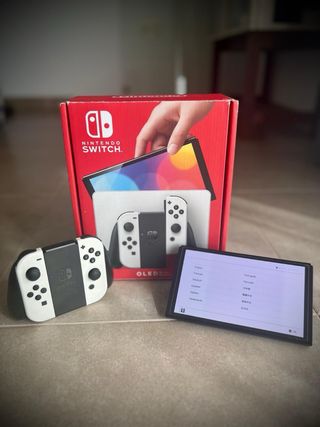 Nintendo Switch OLED bianco