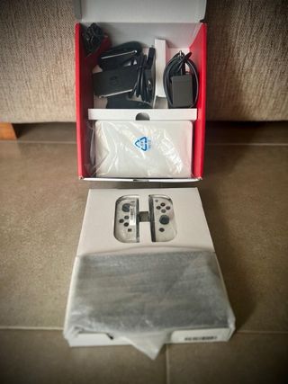 Nintendo Switch OLED bianco