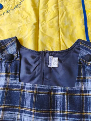 Vestido de cuadros azul y amarillo