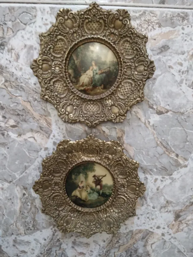 Piatti decorativi in stile rococò e neoclassico