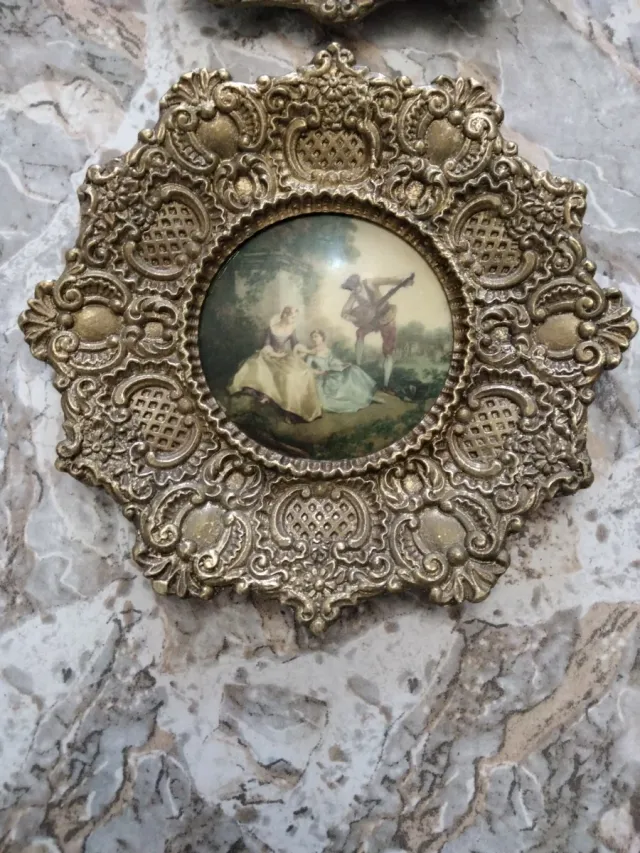 Piatti decorativi in stile rococò e neoclassico