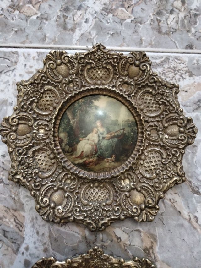 Piatti decorativi in stile rococò e neoclassico