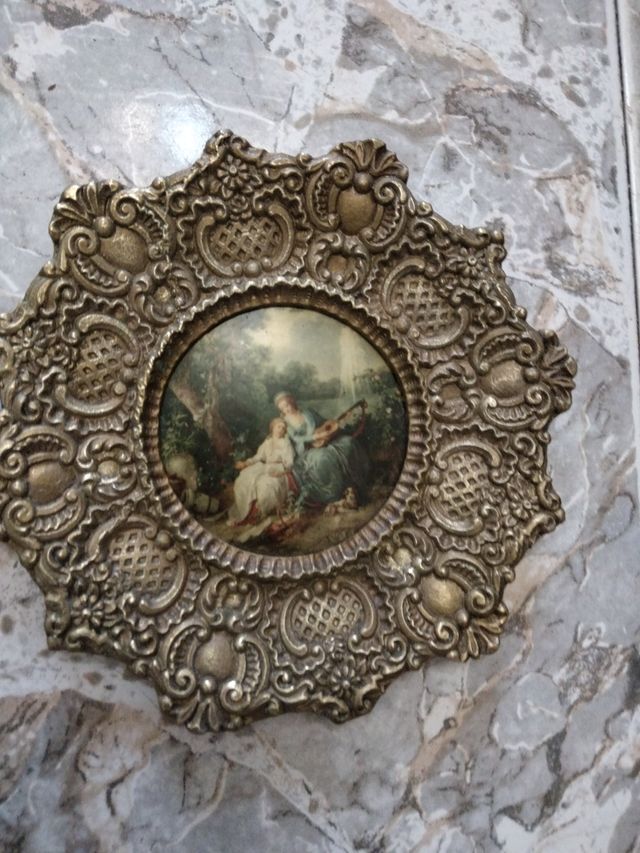 Piatti decorativi in stile rococò e neoclassico