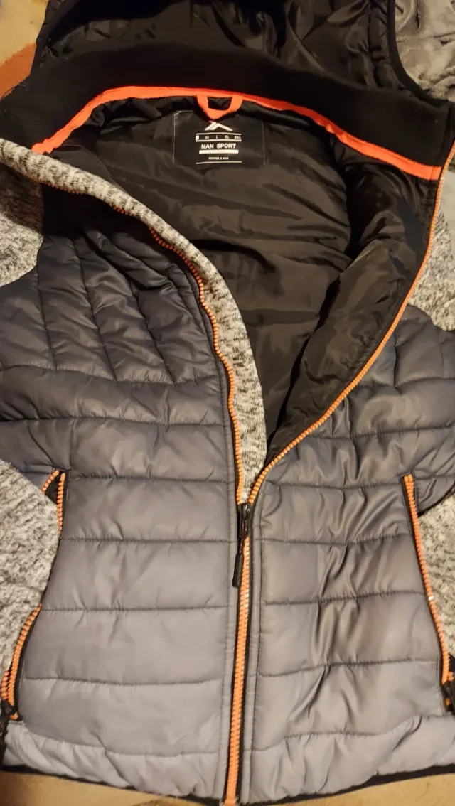 Lote 3 cazadoras 20€ / Lote 4 cazadoras 31