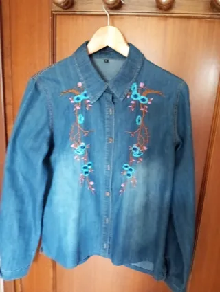 Camisa tejana bordada flores