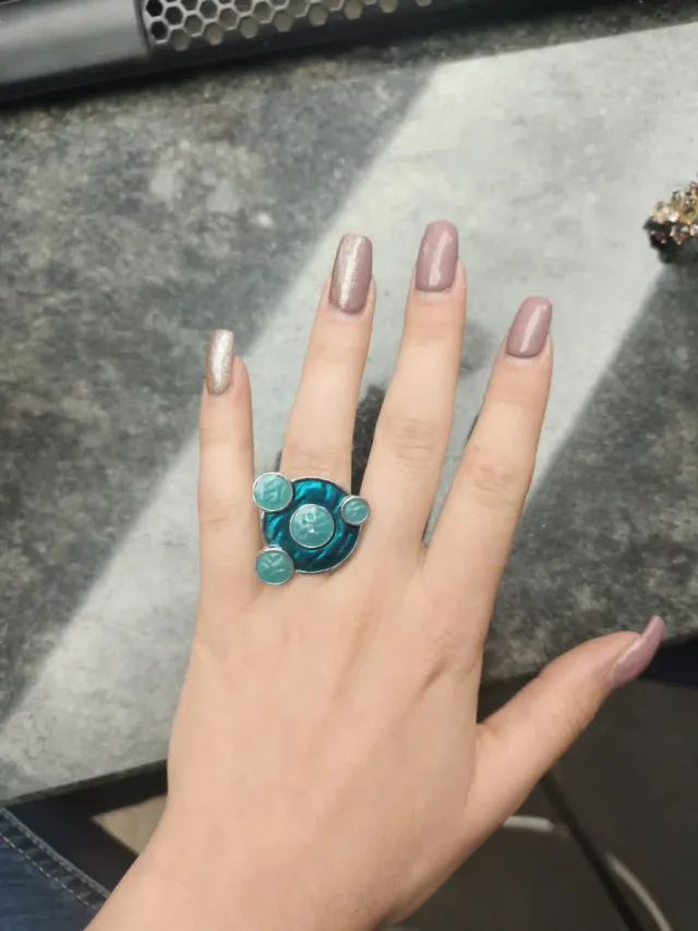 Anello azzurro regolabile