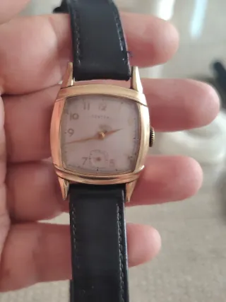 Reloj CENTRAL cuerda manual