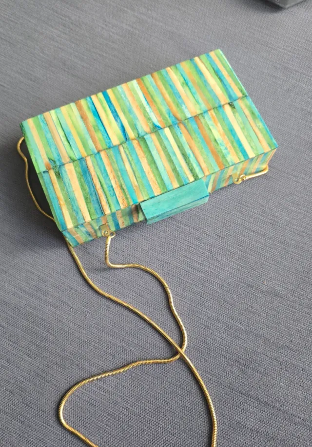 Bolso marca Mango Clutch Multicolor Rayas duro