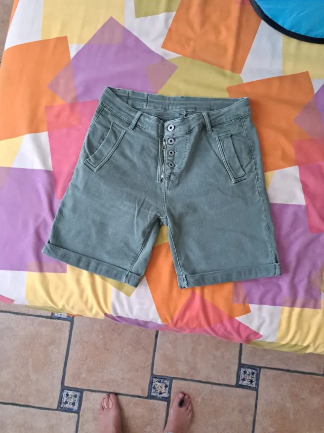 Pantalón corto vaquero verde