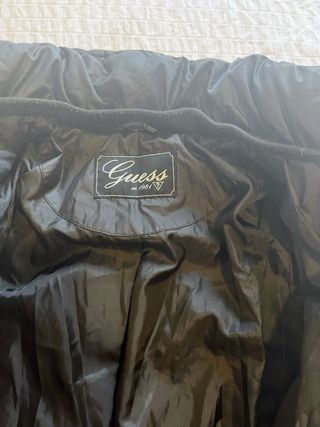 Chaqueta de plumas negra