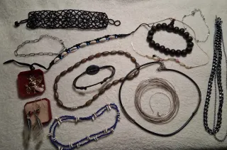 Lote 20 Joyas Bisutería Negra y Plateada