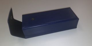 Custodia Vogue per Occhiali in Pelle Blu – Elegant