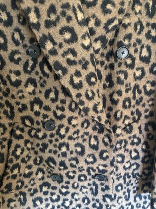 Abrigo oversize estampado leopardo Zara