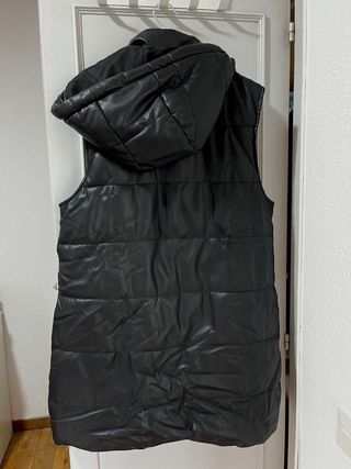 Chaleco Zara Puffer Efecto Piel Negro