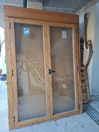 Puerta doble imitacion madera y cristal