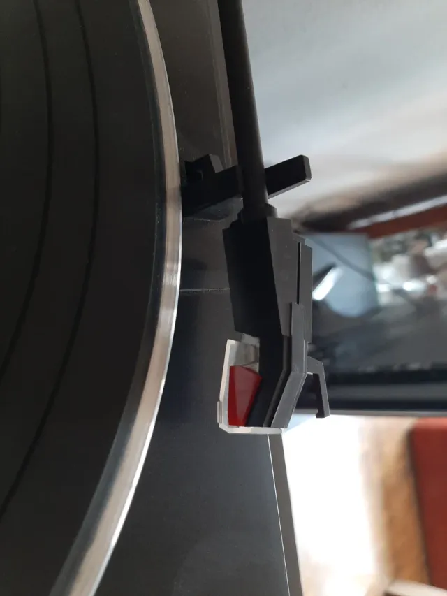 Tocadiscos Kenwood. Bafles Nokia