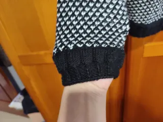 Jersey de punto blanco y negro