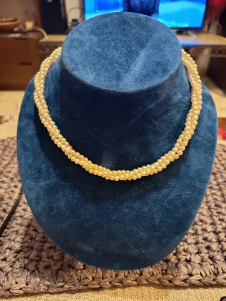 Collana perle beige dorate