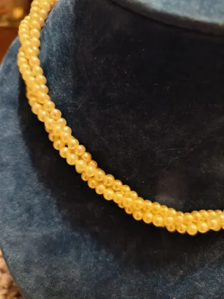 Collana perle beige dorate