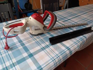 Tagliasiepi elettrico a filo