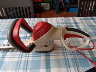 Tagliasiepi elettrico a filo