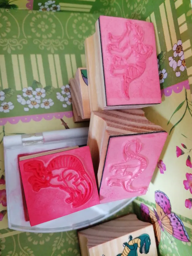 Sellos de goma de dinosaurios