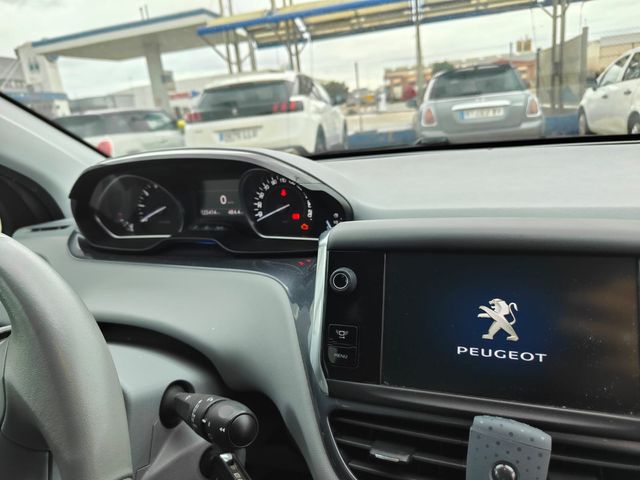 Peugeot 208 2013