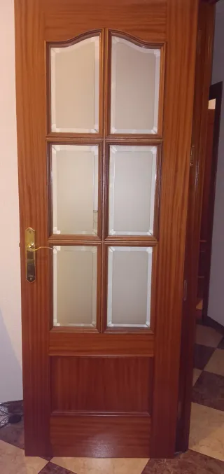 Puerta de madera interior