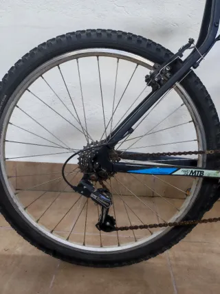 Bicicleta MTB Btwin Negra